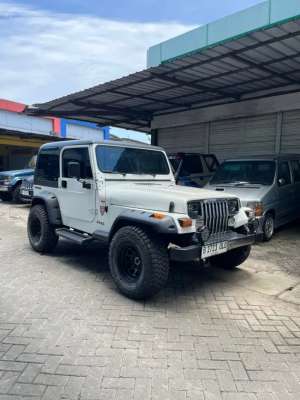 Jeep wrangler YJ 1997 lokasi di  , tersedia melalui melalui situs Olx