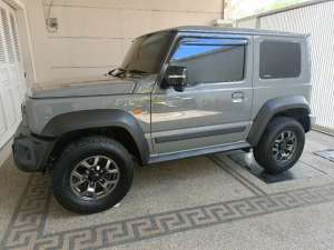 Jual bekas Jimny Sierra 4x4 matic km12rb,lokasi di Surabaya Kota