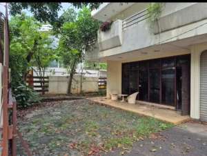 Jual Cepat Rumah 2 lantai,depan jalan 3 mobil, SHM 424 m2 , Tomang lokasi di Jakarta Barat, tersedia melalui melalui situs Olx