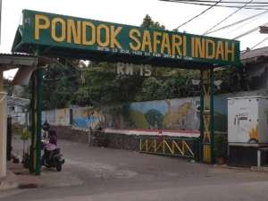 Jual Cepat Rumah Tinggal beserta 5 kamar Kost2an lokasi di Tangerang Selatan Kota, tersedia melalui melalui situs Olx