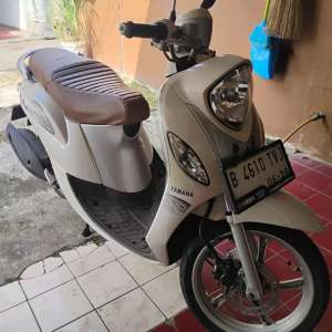 Jual bekas Jual Fino premium 125 2018 putih creamy,lokasi di  