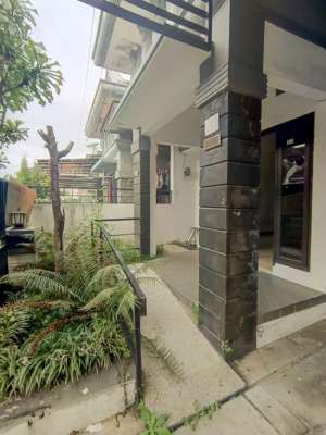 Jual Rumah Blimbing Dekat UB Kota Malang lokasi di Malang Kota, tersedia melalui melalui situs Olx