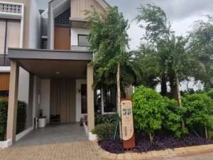 Jual Rumah Cantik Ekslusif di Cluster Podomoro, Duren Sawit, Jakarta Timur lokasi di Karawang Kab., tersedia melalui melalui situs Olx