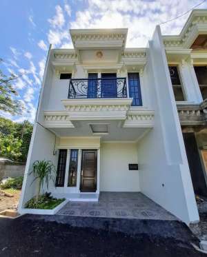 Jual Rumah Classic Modern 2 Lantai Di Ciganjur Jagakarsa lokasi di Depok Kota, tersedia melalui melalui situs Olx