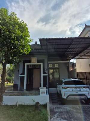 Jual rumah hook beranda bali bsb lokasi di Semarang Kota, tersedia melalui melalui situs Olx