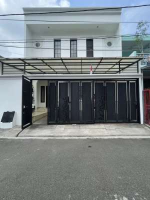 JUAL RUMAH MERUYA 8x15 SHM AMERICAN CLASSIC lokasi di Jakarta Barat, tersedia melalui melalui situs Olx