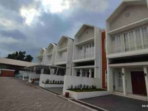 Jual Rumah Ready Siap Huni Di Arcamanik Dekat Antapani Kota Bandung cluster lokasi di Bandung Kota, tersedia melalui melalui situs Olx