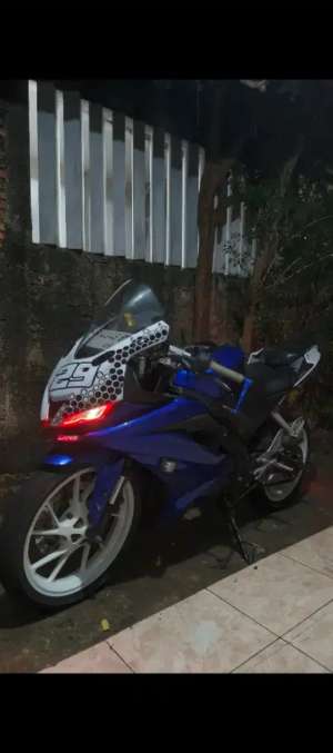 Jual bekas JUAL YAMAHA R15 V3 2017 LENGKAP,lokasi di Bekasi Kota