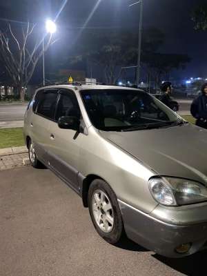 Kia Carens I 2001 Bensin lokasi di  , tersedia melalui melalui situs Olx