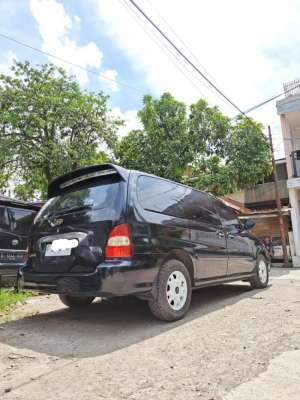 Kia Carnival 2000 Bensin lokasi di  , tersedia melalui melalui situs Olx