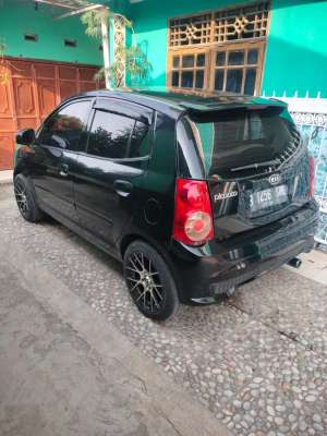 Kia Picanto 2011 Bensin lokasi di  , tersedia melalui melalui situs Olx