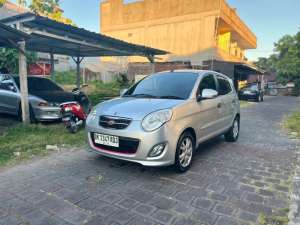 Kia Picanto cosmo 2010 manual lokasi di  , tersedia melalui melalui situs Olx