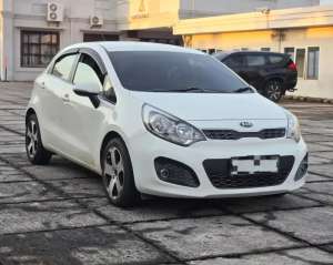 Jual bekas KIA RIO 1.4 AT 2014 KM 72 RIBU,lokasi di  