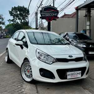 Jual bekas KIA RIO 1.4 MT SE 2013,lokasi di  