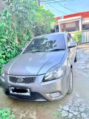 Kia Rio 2011 Bensin lokasi di  , tersedia melalui melalui situs Olx