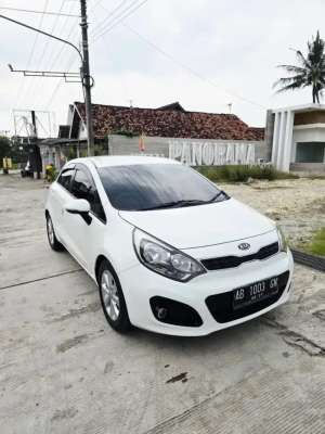 Jual bekas KIA RIO 2012 MATIC ISTIMEWA,lokasi di  