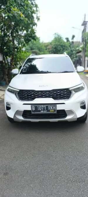 Jual bekas Kia Sonet 2022 Premiere matic Tipe Tertinggi,lokasi di  