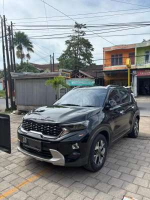 Jual bekas Kia Sonet Premiere Tahun 2021 1.5 AT Istimewa,lokasi di Makassar Kota