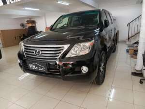 Jual bekas KM 39rb ANTIK LEXUS LX570 2011 ISTIMEWA LIAT PASTI COCOK SURABAYA,lokasi di Surabaya Kota