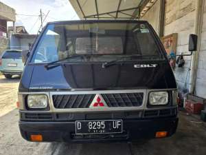 Jual bekas L300 lickup km 60rb asli mesin bagus sekali no ngobos sasis bagus,lokasi di Bandung Kota