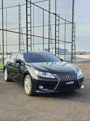 LEXUS Es300H 2014 lokasi di  , tersedia melalui melalui situs Olx