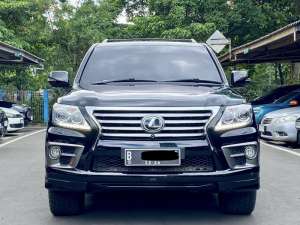 Jual bekas Lexus LX 570 Sport 2014 Hitam,lokasi di Jakarta DKI