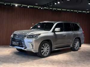 Lexus lx570 2016 lokasi di  , tersedia melalui melalui situs Olx
