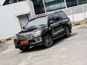 Jual bekas Lexus Lx570 Sport AT 2014 Hitam,lokasi di Depok Kota
