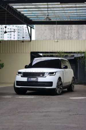 Jual bekas LOW KILOMETERRANGE ROVER VOGUE LWB PHEV P440 SE 2023,lokasi di Surabaya Kota