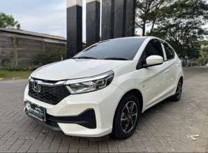 Jual bekas LOW KM 4rb perak Honda Brio E Matic 2025,lokasi di Tangerang Kota