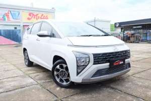 Jual bekas Low KM Hyundai Stargazer 1.5 Prime Captain Seat 2022,lokasi di  
