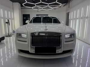 Jual bekas LOW KMRolls Royce Ghost EWB km 7 rb pajak baru,lokasi di Jakarta Selatan