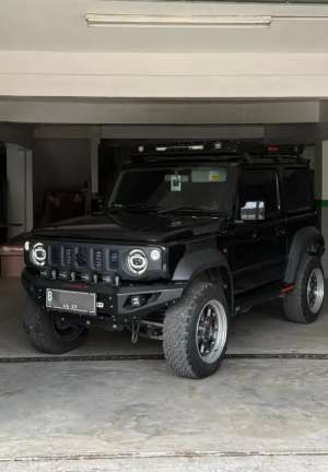 Jual bekas LOW KM Suzuki Jimny 4x4AT allgrip 20203 doors,lokasi di Jakarta Utara