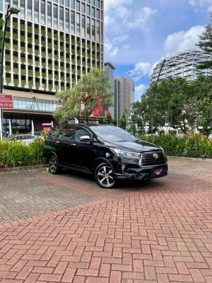 Jual bekas Low Odo Toyota Innova Venturer 2.4 Diesel AT 2021,lokasi di  
