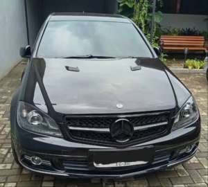 Jual bekas Marcedes Benz C200 CGI 2011 Hitam Metalic Facelift,lokasi di  