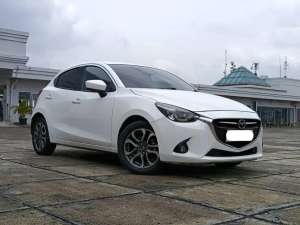 Jual bekas Mazda 2 R 1.5 Skyactiv AT 2014,lokasi di Depok Kota