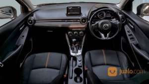 Jual bekas Mazda 2 R Skyactiv AT 2014 Hitam,lokasi di Kota Surabaya