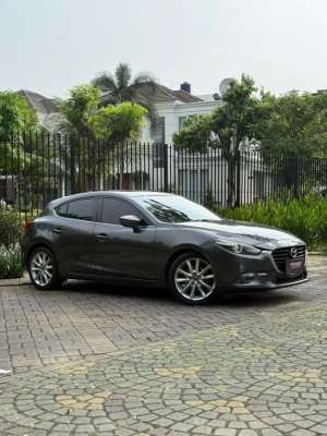 Jual bekas Mazda 3 Hatchback Skyactiv Nik 2018 Abu Abu 2019 Jazz Rs,lokasi di Jakarta Selatan