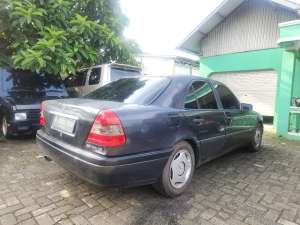 mercedes benz c200 automatic lokasi di  , tersedia melalui melalui situs Olx