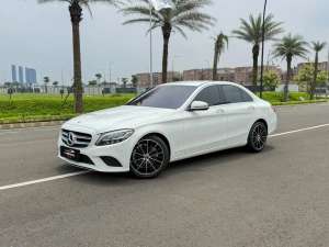 Jual bekas MERCEDES BENZ C200 EQ BOOST 1.5 TURBO 2019 W205 PUTIH LOW ODO,lokasi di Jakarta Pusat