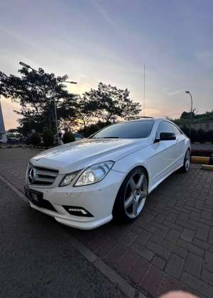 Jual bekas Mercedes-Benz E250 2011 Bensin,lokasi di  