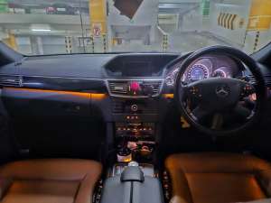 Jual bekas Mercedes-Benz E300 2010 Bensin,lokasi di  