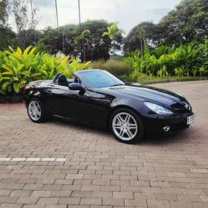 Jual bekas Mercedes Benz SLK 300 AMG Grand edition low km tangan pertama terawat,lokasi di Jakarta Pusat