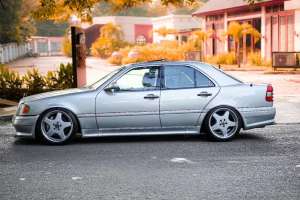 Jual bekas MERCEDES BENZ W202 C200 AMG LOOK,lokasi di  