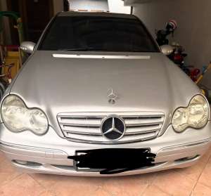 Mercedes C240 2001 V6 Sunroof Siap Pakai Nyaman lokasi di  , tersedia melalui melalui situs Olx