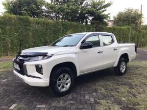 Jual bekas Mitsubishi All New Triton 4x4 Double Cabin Turbo Diesel 2023 Strada MT,lokasi di Surabaya Kota