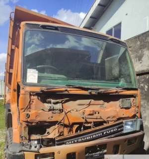 Mitsubishi Fuso 2011 Diesel lokasi di  , tersedia melalui melalui situs Olx