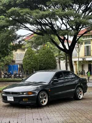 Mitsubishi Galant lokasi di  , tersedia melalui melalui situs Olx