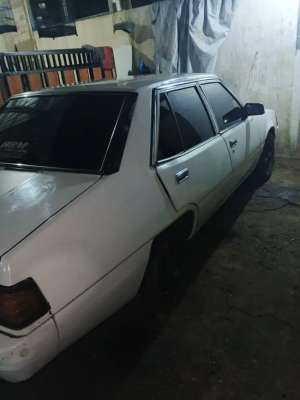 Mitsubishi Galant 1982 Bensin lokasi di  , tersedia melalui melalui situs Olx