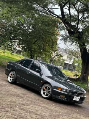 Mitsubishi Galant ST lokasi di  , tersedia melalui melalui situs Olx